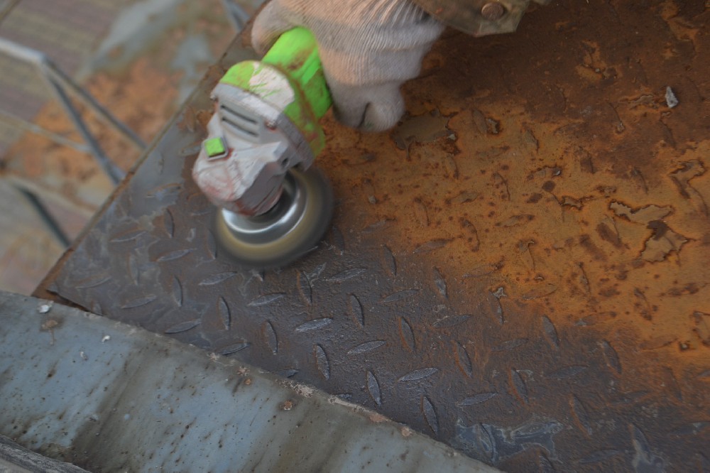 船舶內(nèi)部維護(hù)新選擇，晨虹醇酸外用磁漆打造持久保護(hù)