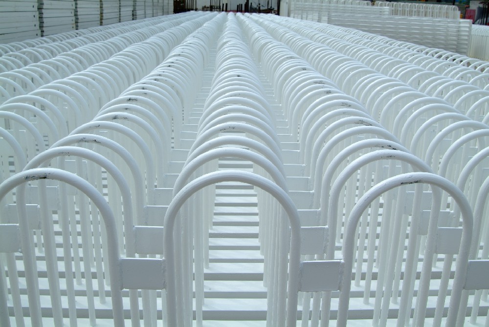 欄桿煥新，晨虹醇酸改裝汽車漆打造安全美觀新界面