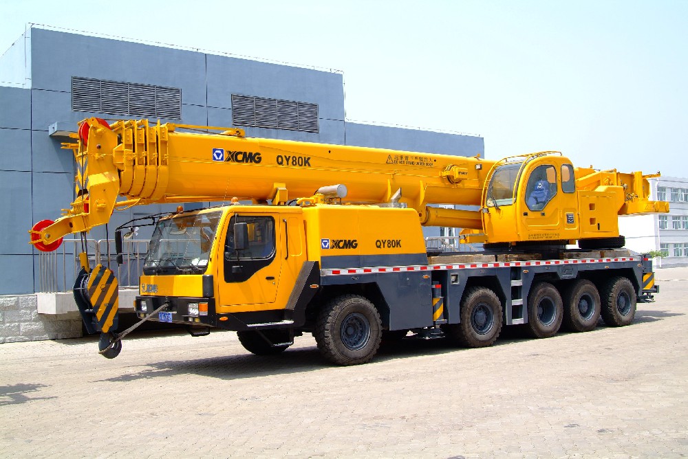 應急救援車輛換新裝 醇酸調(diào)和漆助力極速出擊