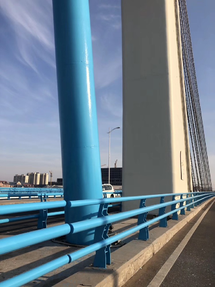 橋梁煥新顏，晨虹醇酸面漆守護(hù)每一寸安全通行