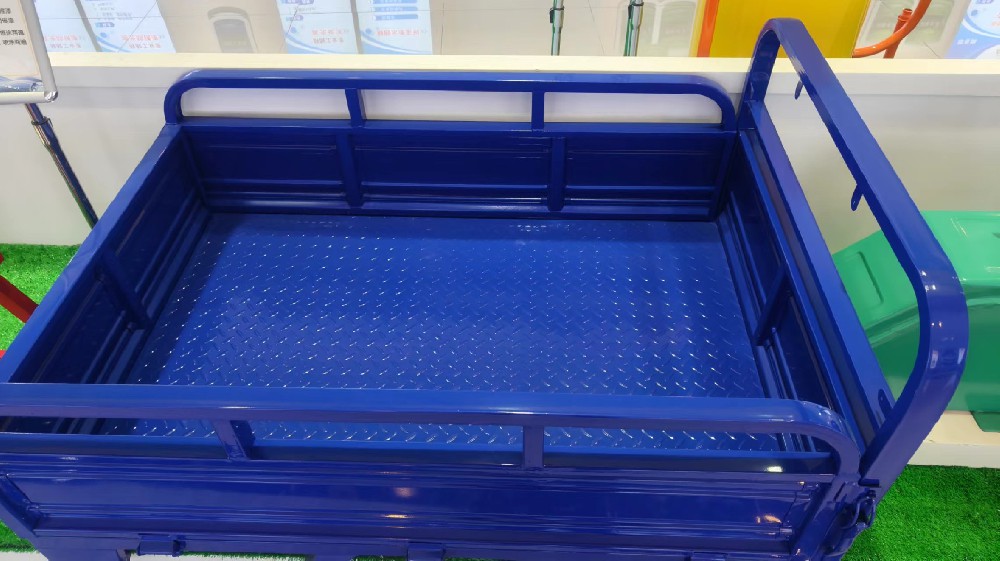 鍍鋅底材的煥新藝術(shù)：晨虹醇酸改裝汽車漆，打造獨特魅力