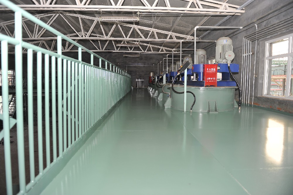 瓷磚煥新顏，晨虹醇酸工業(yè)高光磁漆打造亮麗空間